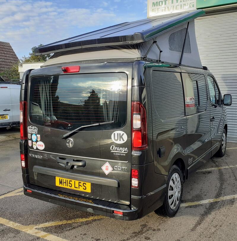 VAUXHALL VIVARO