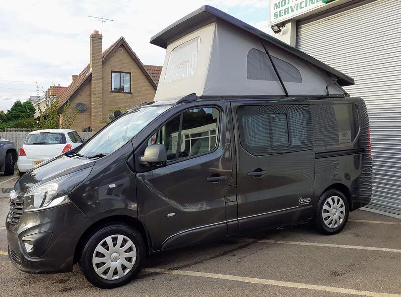 VAUXHALL VIVARO