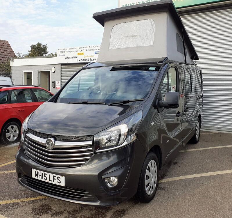 VAUXHALL VIVARO