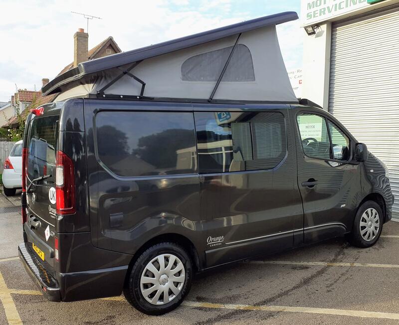 VAUXHALL VIVARO