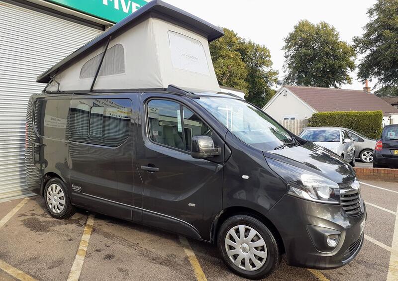VAUXHALL VIVARO