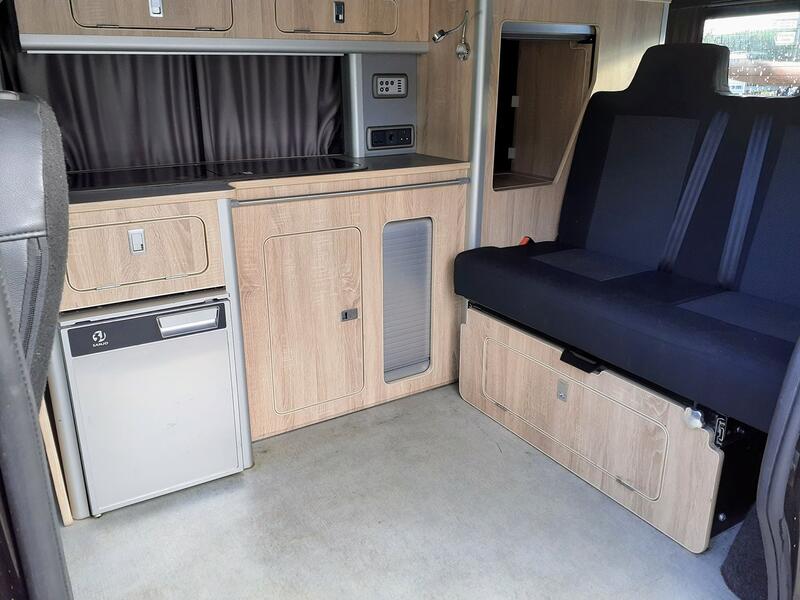 VAUXHALL VIVARO