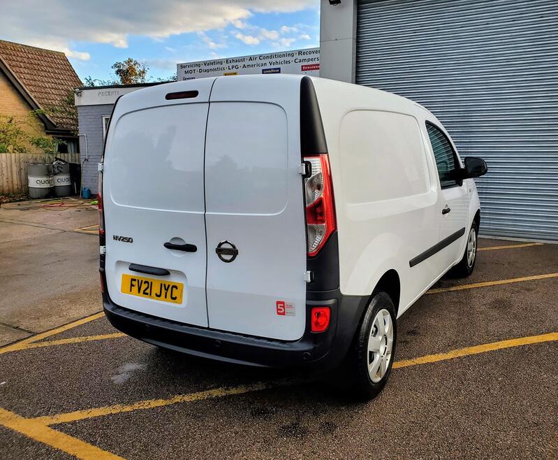 NISSAN NV250