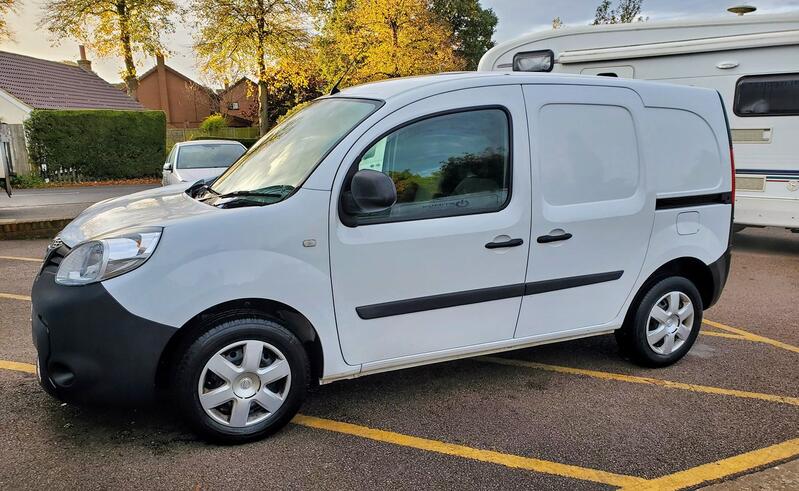 NISSAN NV250
