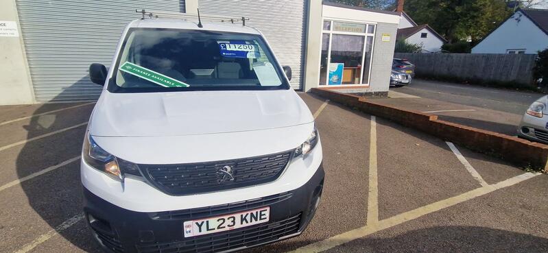PEUGEOT PARTNER 1.5 BlueHDi 1000 Professional Premium +